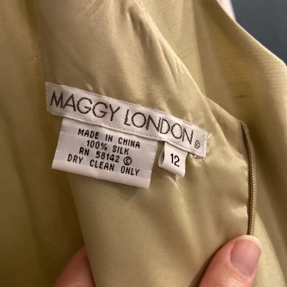 Maggy London silk sheath pale green dress - Picture 4 of 4